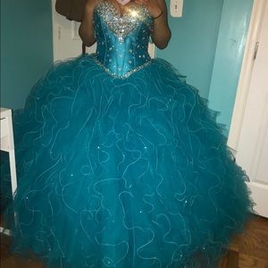 Deep turquoise quinceañera dress